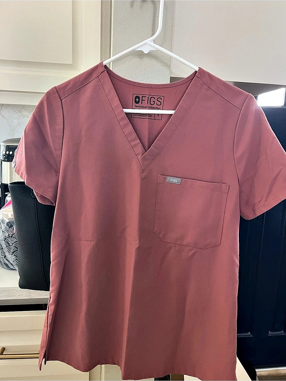 FIGS Scrub Top in Mauve Pink Small